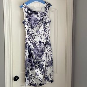 Maggie London Satin feel spring midi dress. Floral.  Size 10